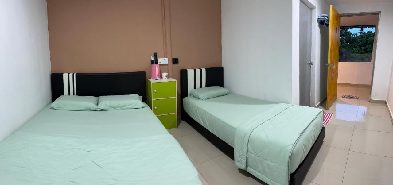 Sungai Endau Bilik Homestay 쿠알라 롬핀 외부 사진